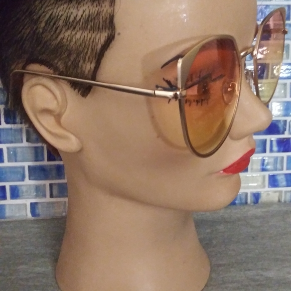 Women's trendy sunglasses - Picture 2 of 2